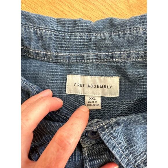 Free Assembly Men's Patchwork Utility Shirt with Short Sleeves in Blue - Picture 3 of 5